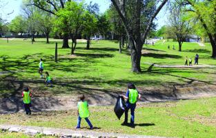 Garfield Elementary students participate in Great American Clean-Up