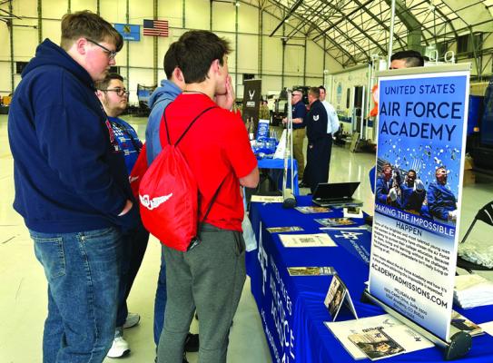 Aviation students attend Student Pilot Day