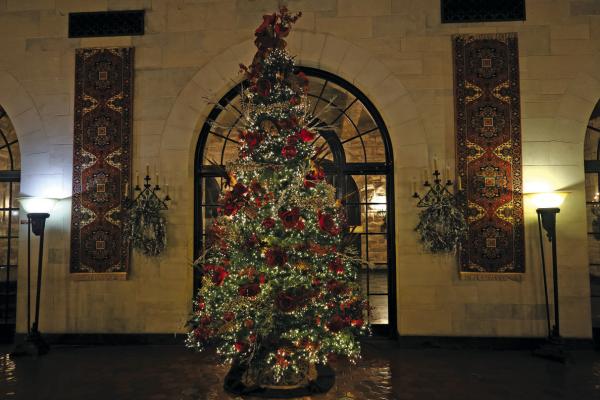 THE MARLAND Estate Foundation invited the public to a candlelight tour of the Marland Mansion on Saturday, Dec. 9. From 6 to 8 pm, the people of Ponca City were able to experience the beauty of the Marland Estate in Christmas time.