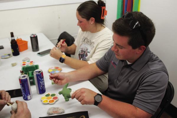 PONCA YOUNG Employees (PYE) partnered with The Doodle Academy for a Paint and Sip with PYE event on Thursday, Oct. 12 from 6 pm to 8 pm. Those in attendance had the opportunity to paint ceramics while networking. (Photo by Calley Lamar)