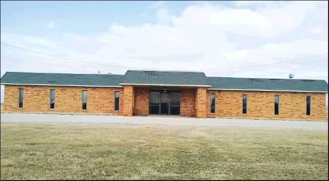 THE CITY OF Ponca City has purchased this building to soon be Northern Oklahoma Animal Care Facility and remodeling will soon begin. An architect has also been secured for this project, according to City Manager Craig Stephenson. It is located at 705 East Hubbard Road. (News Photo by Jessica Windom)