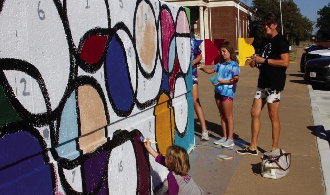 City Arts kicked off their community mural project on Sept. 28 with a visit from students from the Wildcat Academy. Sat., Oct. 1 from 12 pm to 4 pm is their last paint day and anyone in the community is welcome to participate. (Photo by Dailyn Emery)