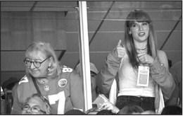 DONNA KELCE, left, mother of Chiefs tight end Travis Kelce watched the game with pop superstar Taylor Swift, center, during the first-half on Sunday, Sept. 24, 2023, at GEHA Field at Arrowhead Stadium in Kansas City. (Tammy Ljungblad/Kansas City Star/ TNS)