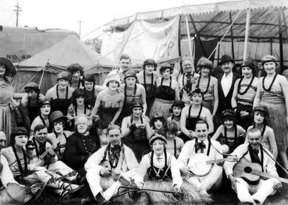 Photo of the 101 Ranch performers, circa 1920.