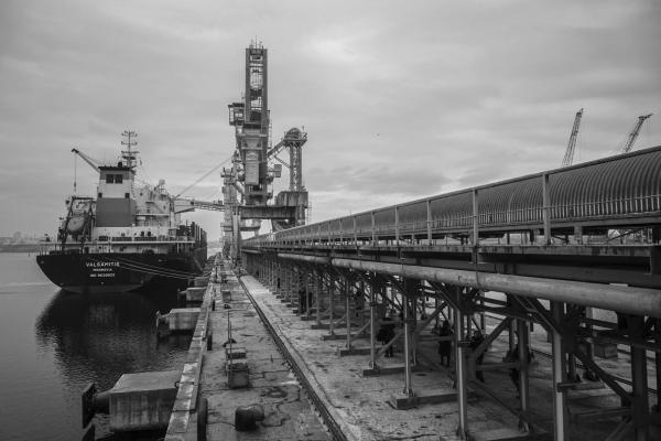 Ukraine navy seeks to reopen Black Sea ports shut for month