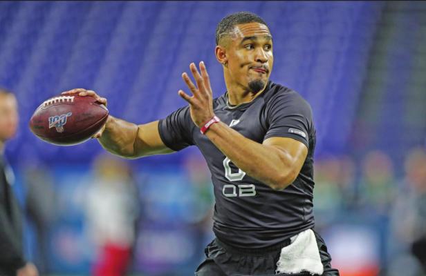 OKLAHOMA QUARTERBACK Jalen Hurts runs a drill at the NFL football scouting combine in Indianapolis,Thursday. (AP Photo)